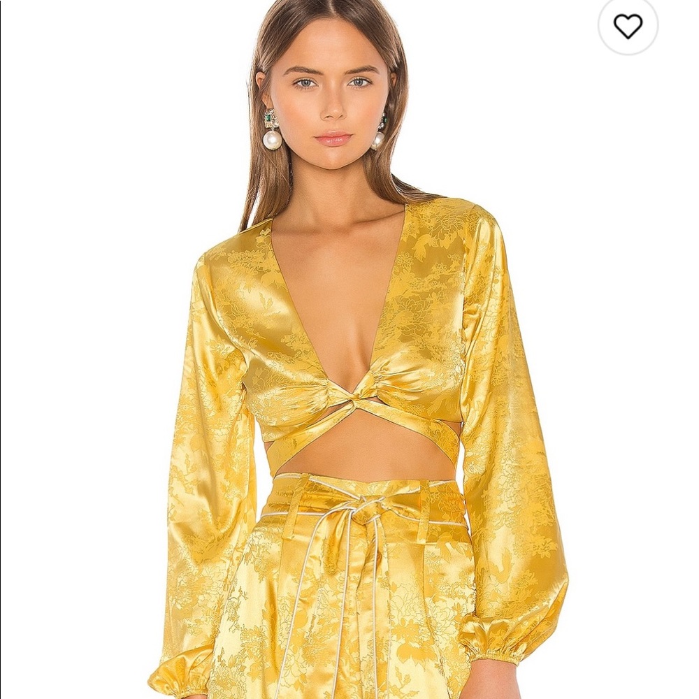 Silky yellow top